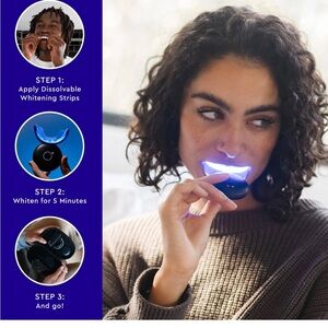 Moon Teeth Whitening Device. new with box 
AWARD WINNING
TEETH WHITENING